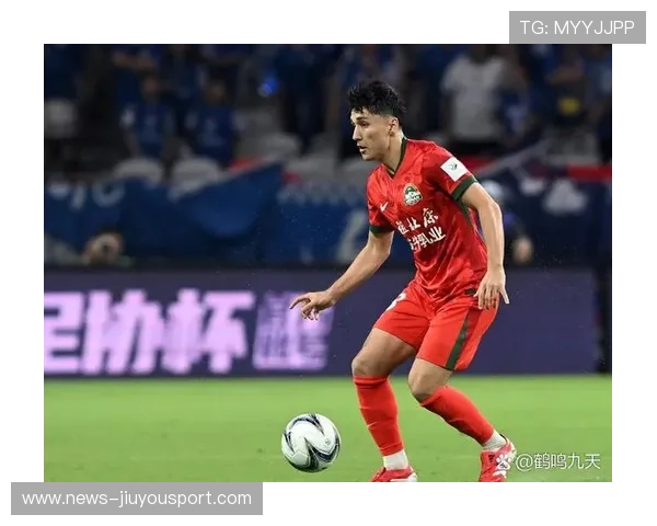 山东泰山阿卜杜肉苏力中路突破，助攻制胜球